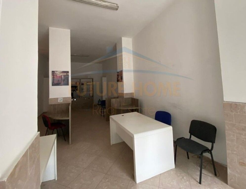 Qira, Ambient Biznesi, Ish Ekspozita, Tiranë