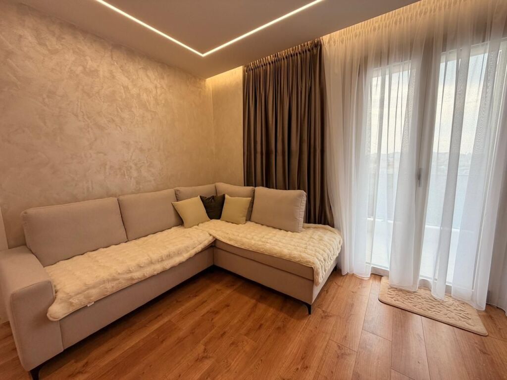 APARTAMENT 1+1 BALLKON -PËR QIRA 🏡