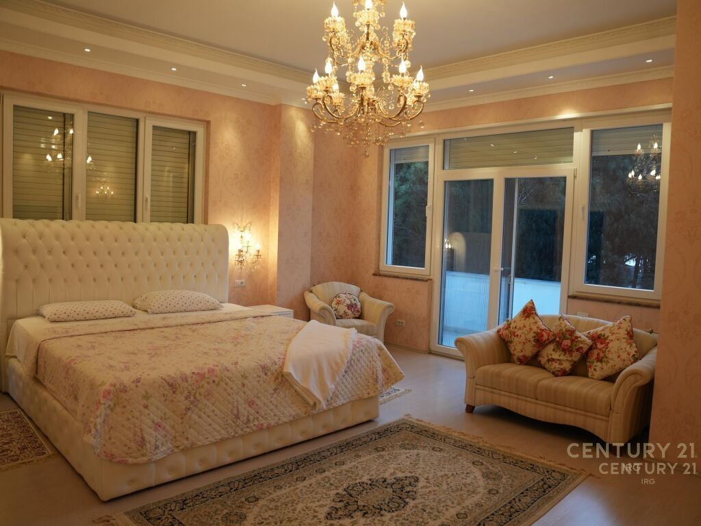 Unique villa for sale in the Qetesia Residence, Qerret!