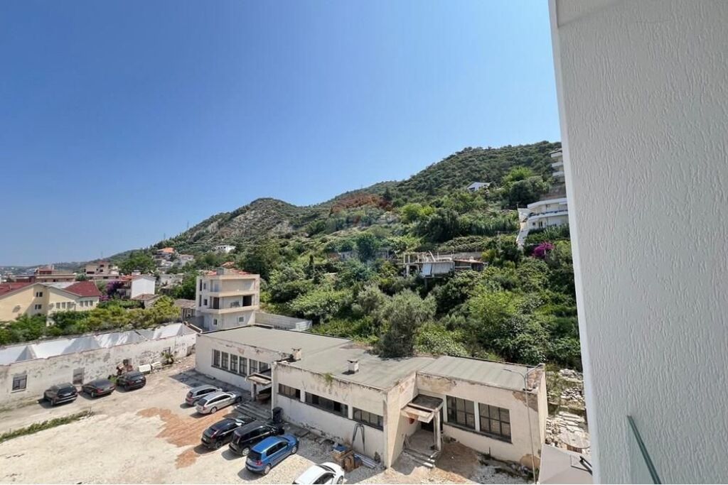 🏡 Apartament 1+1 për Shitje – Lungomare, Vlorë