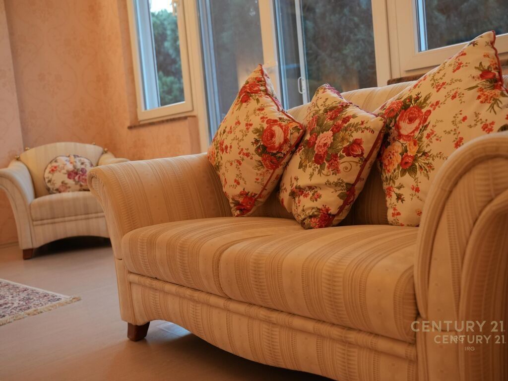 Unique villa for sale in the Qetesia Residence, Qerret!