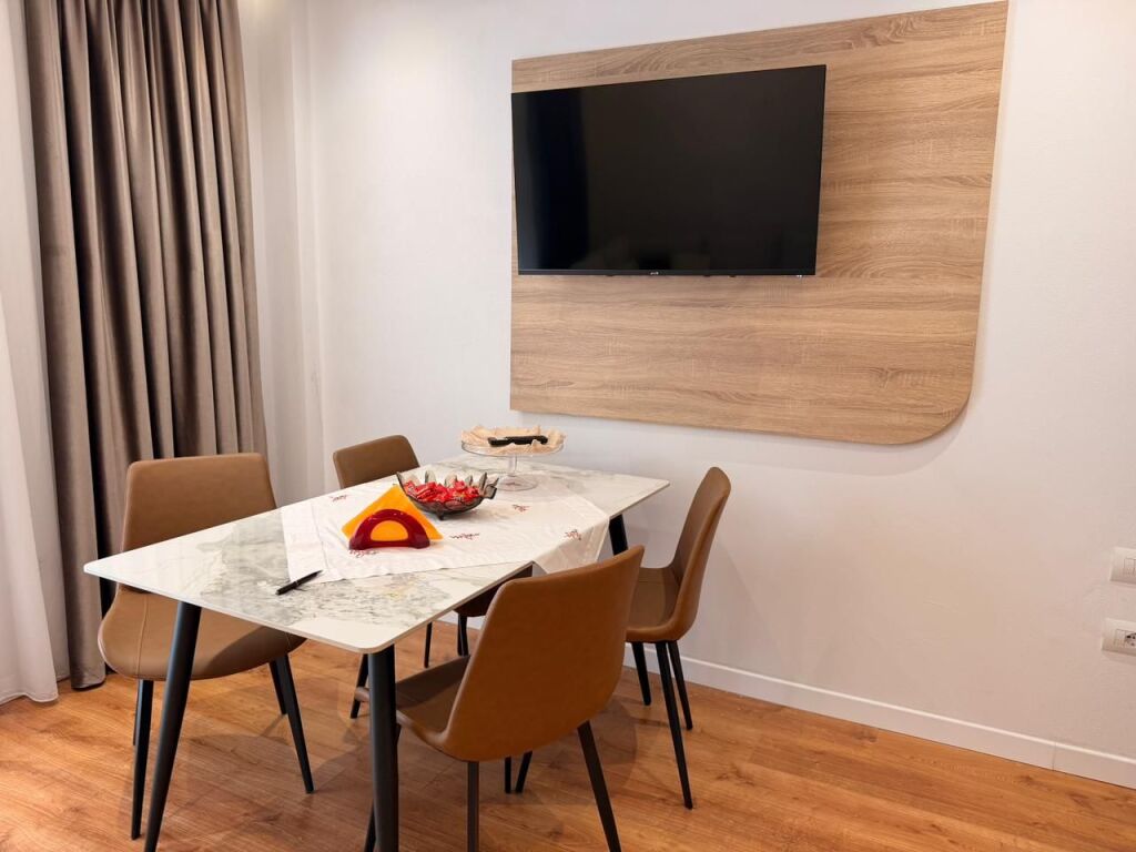 APARTAMENT 1+1 BALLKON -PËR QIRA 🏡