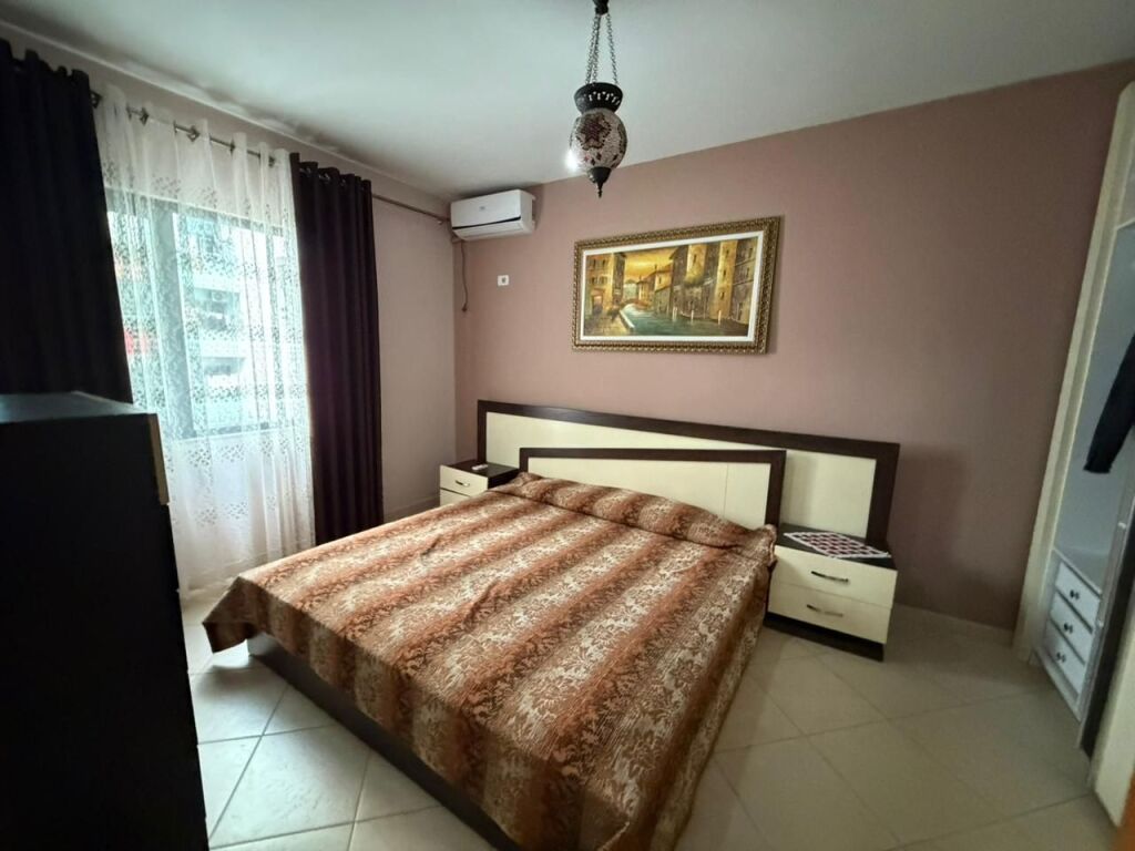🏡 JEPET ME QERA 2+1 – 📍  Yzberisht (pranë Big Market)💶 Çmimi: 450 € / muaj  