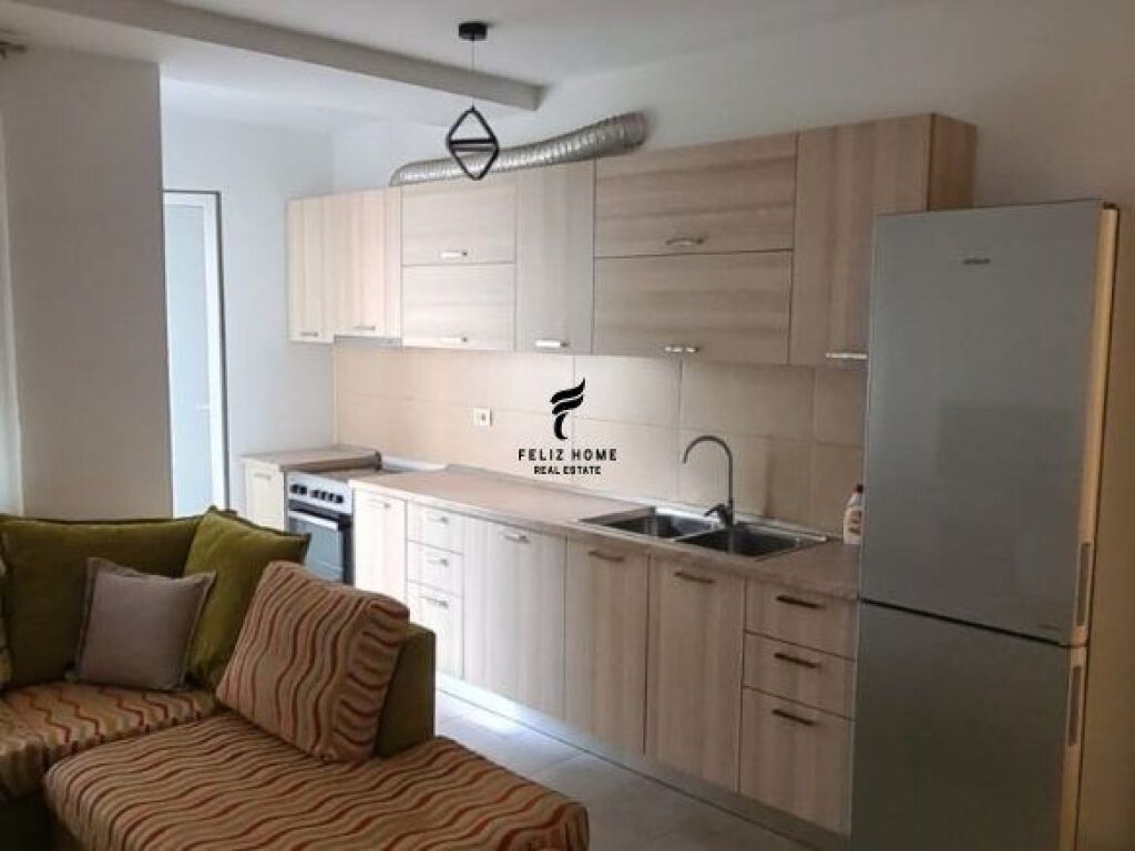 APARTAMENT ME QERA 1+1 21 DHJETORI 55.000 LEKE FH-64642