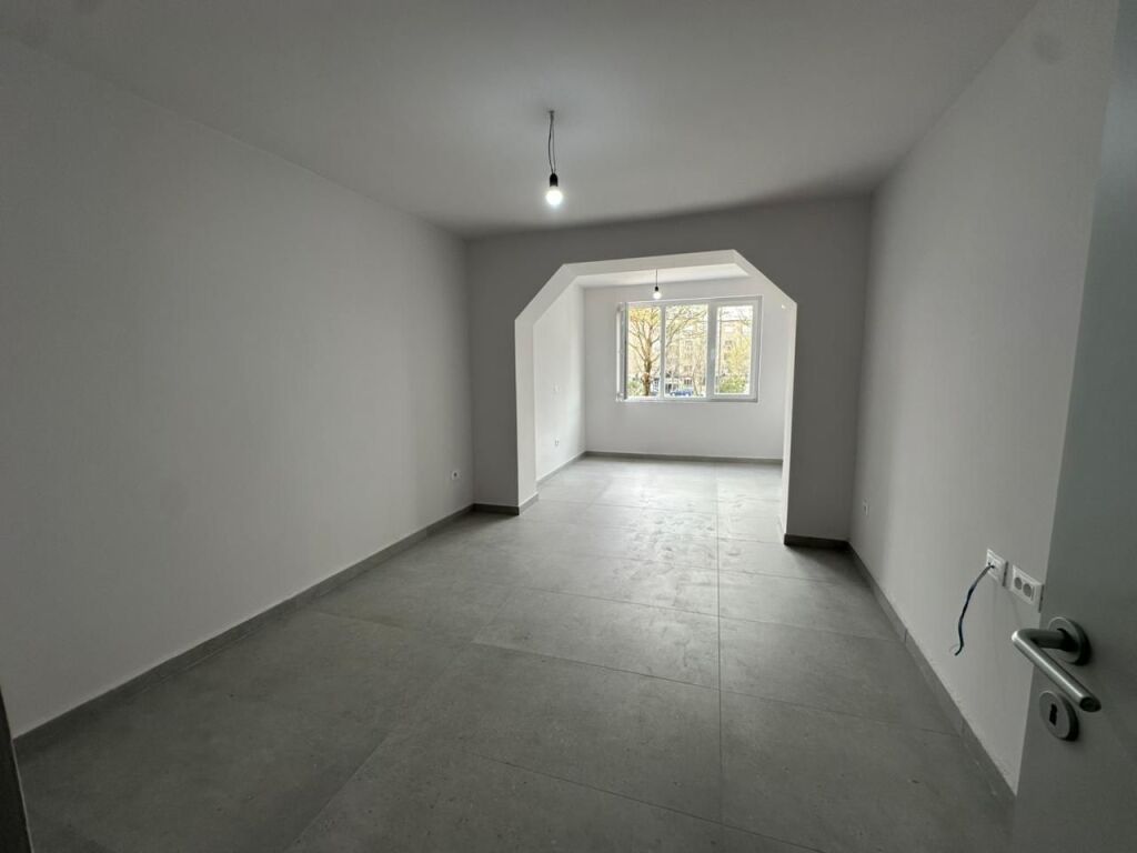 Jepet per Zyra , Apartament 4+1, Perball Maternitetit te ri