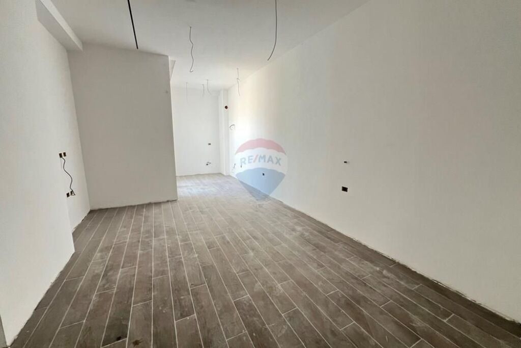 🏡 Studio Apartment for Sale – Lungomare, Vlorë
