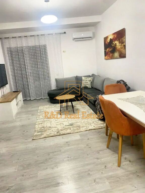 🏡 Appartamento 2+1 in affitto – Pazari i Ri, Tirana