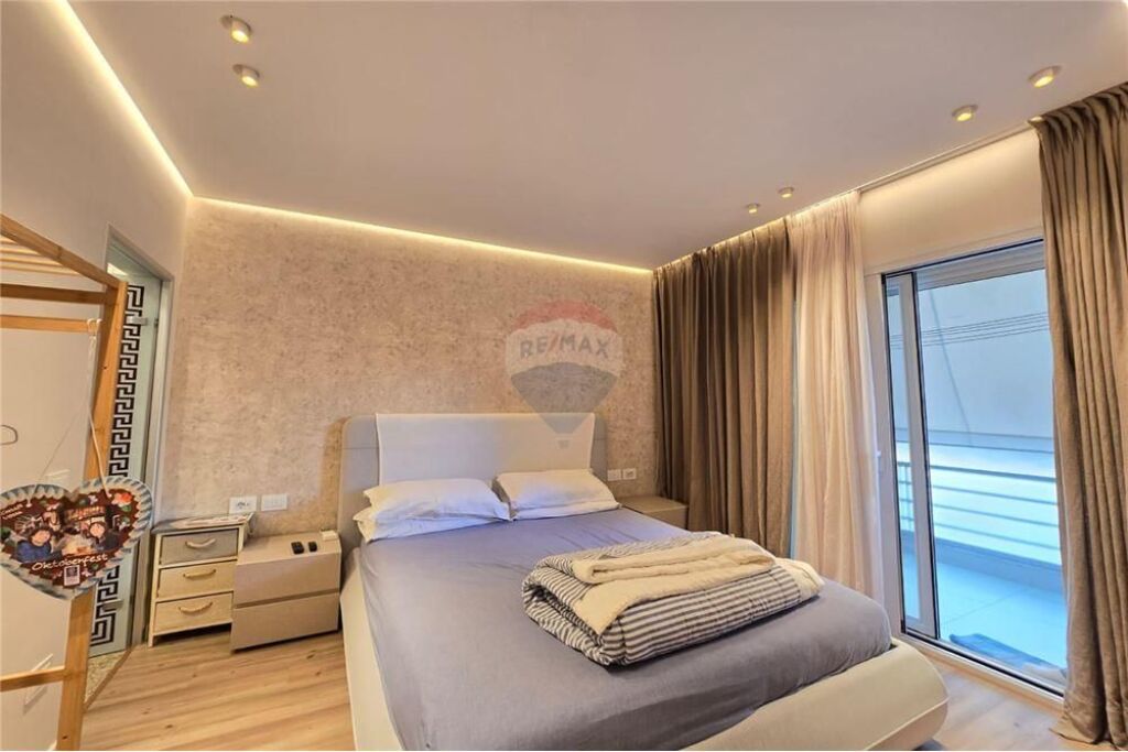 Apartament 2+1 me qera Pazari Ri