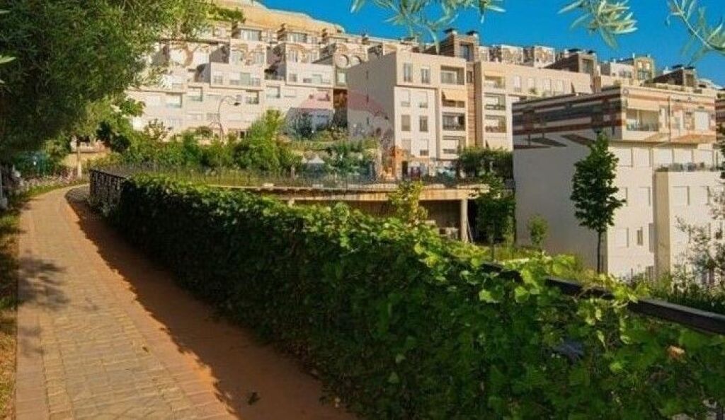 Vilë - Për Shitje - Kodra e Diellit, Tiranë(ID: 530581010-69)