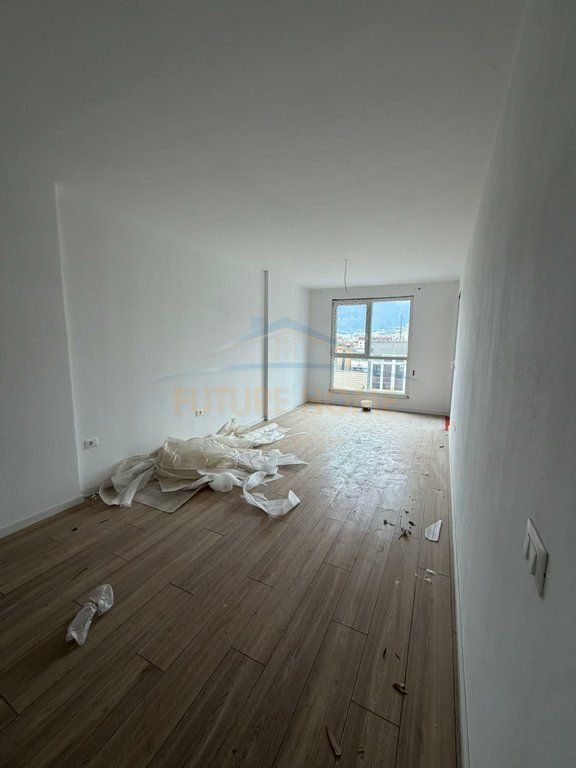 Shitet, Apartament 1+1, Stacioni i Trenit