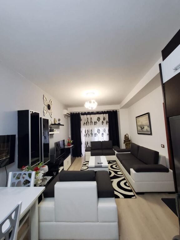 Qera, Apartament 1+1 , Fresk, Tiranë