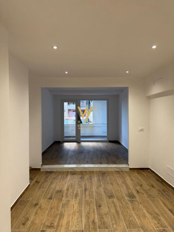 OFFICE 60 M2 FOR RENT NEAR THE TRAIN STATION 750 EURO