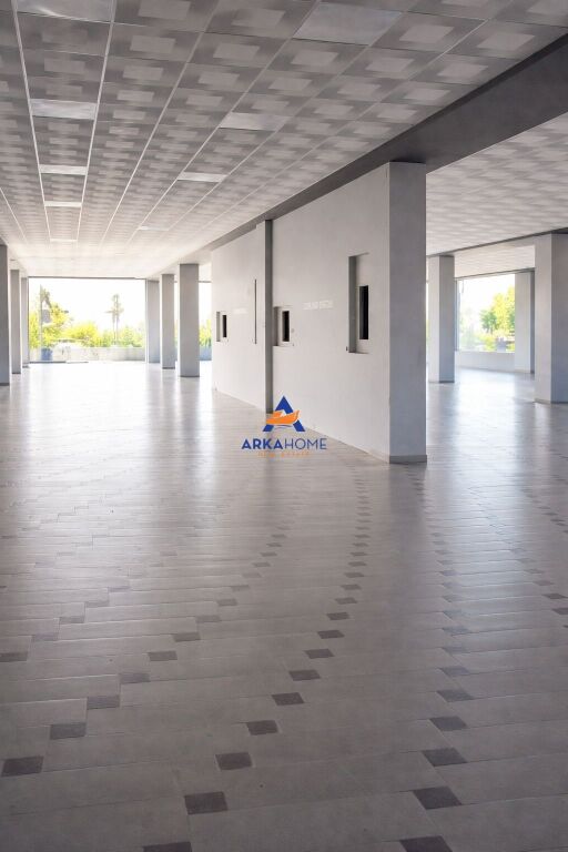 CAPANNONE IN AFFITTO 3000M2 "VICINO ALL'AUTOSTRADA TIRANA DURRES SOPRAELEVATA DI SUKTHI" 3700 EURO