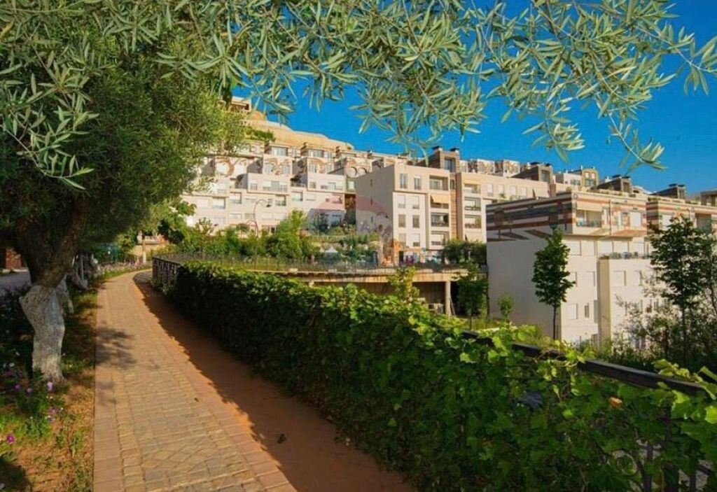 SHITET, DUPLEX, KODRA E DIELLIT, TIRANE ID: 530581010-68