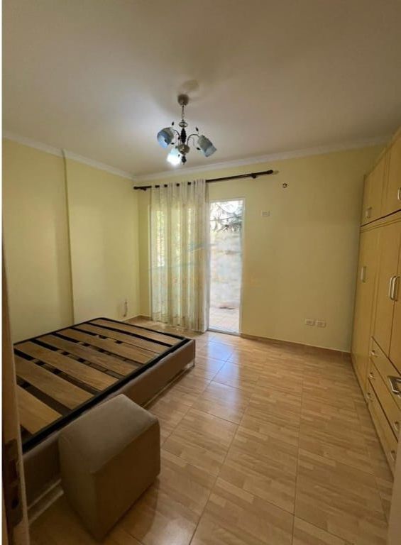 Apartament 2+1, për Shitje ne zonën e Freskut