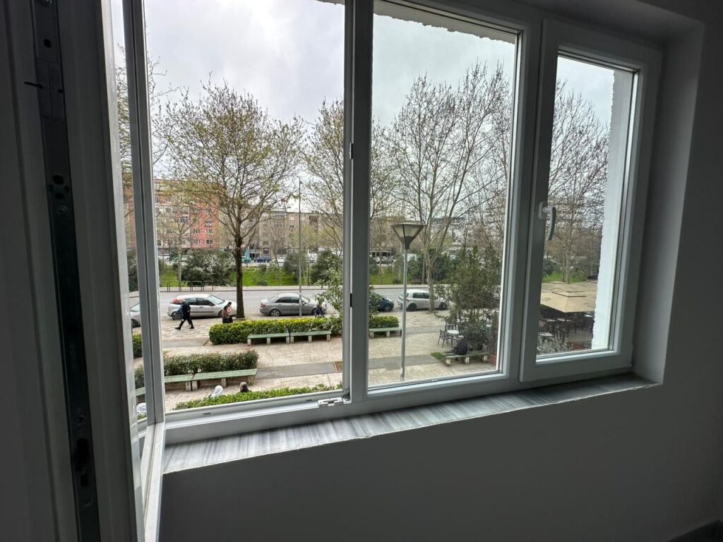 Jepet per Zyra , Apartament 4+1, Perball Maternitetit te ri