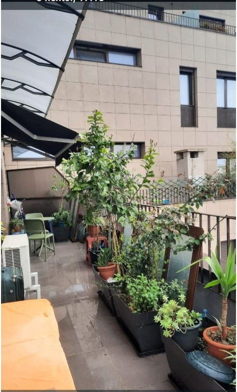 foto  🏡 Appartamento 1+1 in Affitto – VIA DELLE BARRICATE – CENTRO, TIRANA! 1.000 € /Mese 1.000 € /Mese Sup. Totale  90m2