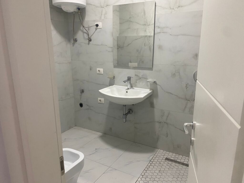 Appartamento 2+1+2 in affitto in Via Kosovarëve