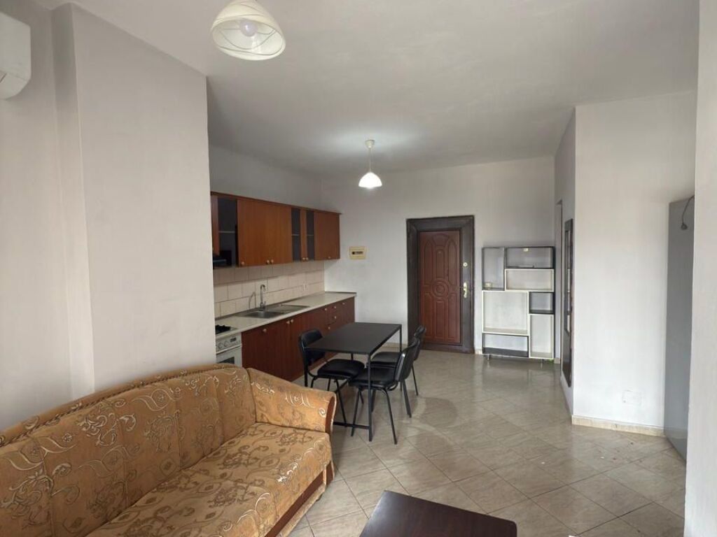 APARTAMENT 1+1 PER SHITJE NE MISTO MAME