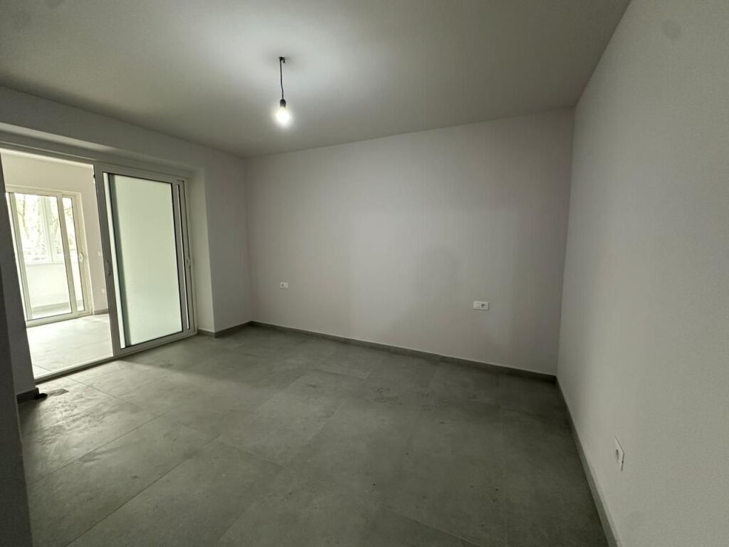 Jepet per Zyra , Apartament 4+1, Perball Maternitetit te ri