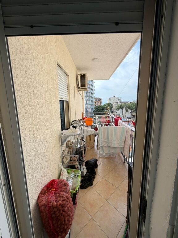 Shitet super apartament në Shkëmbin e Kavajës! 🌊 2+1