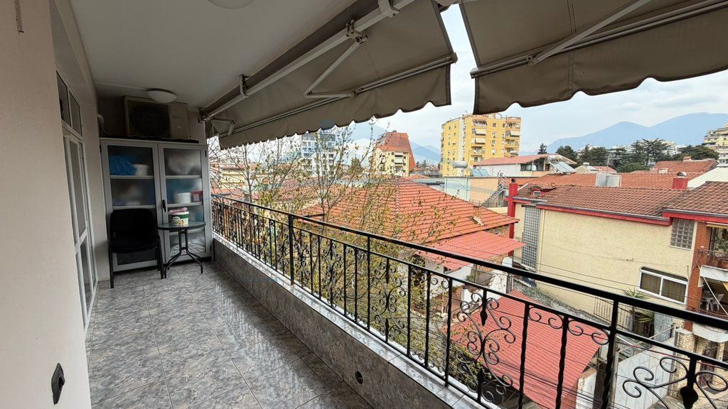 Shitet, Apartament 2+1 , 21 Dhjetori