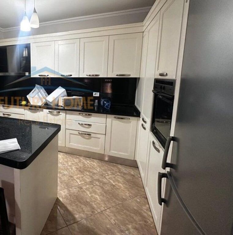 Shitet Apartament 2+1+2,Liqeni i Thatë,Tiranë