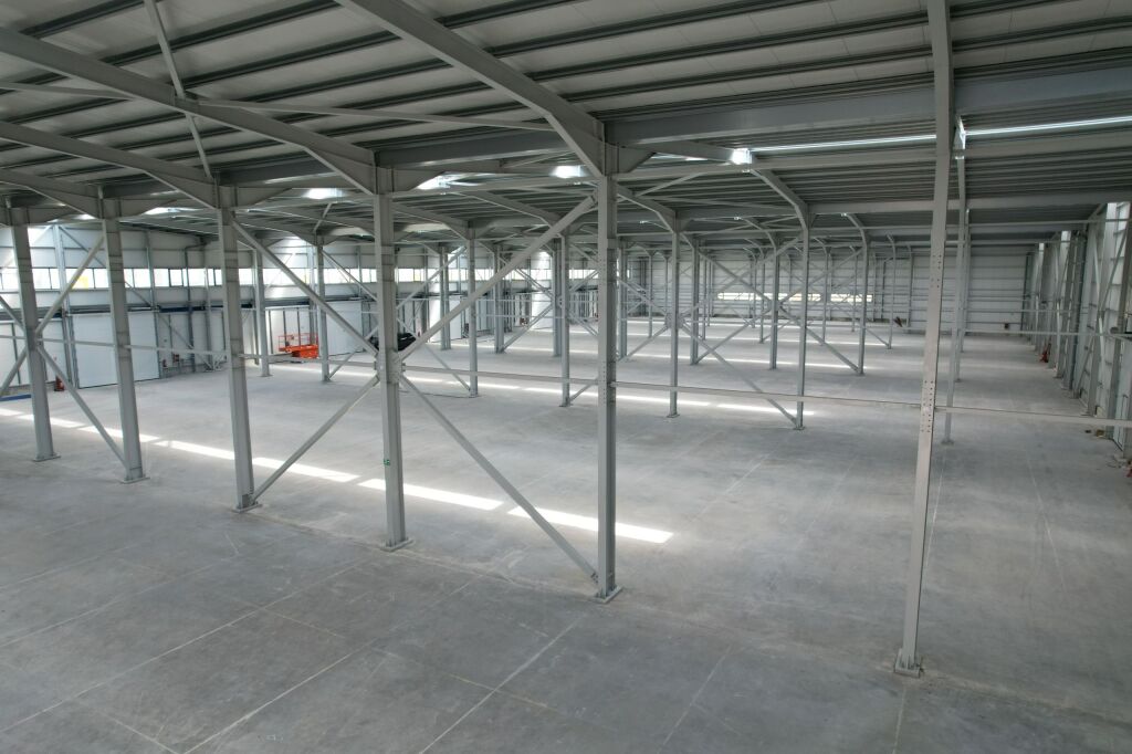 Warehouse for rent in Vorë