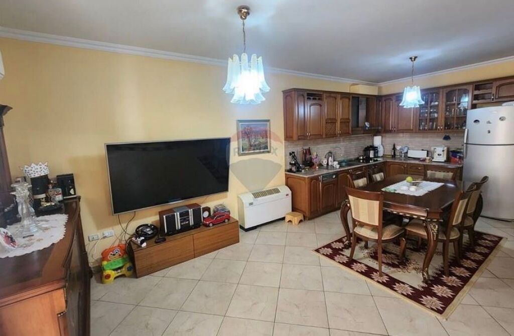 Apartament 2+1+2 per shitje Komuna e Parisit ID: 530601005-259