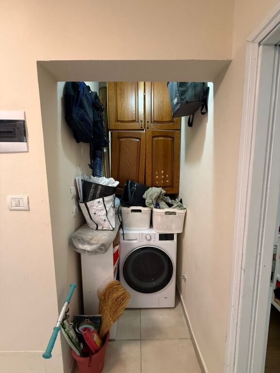 Shitet apartament 1+1 tek Harry Fultz