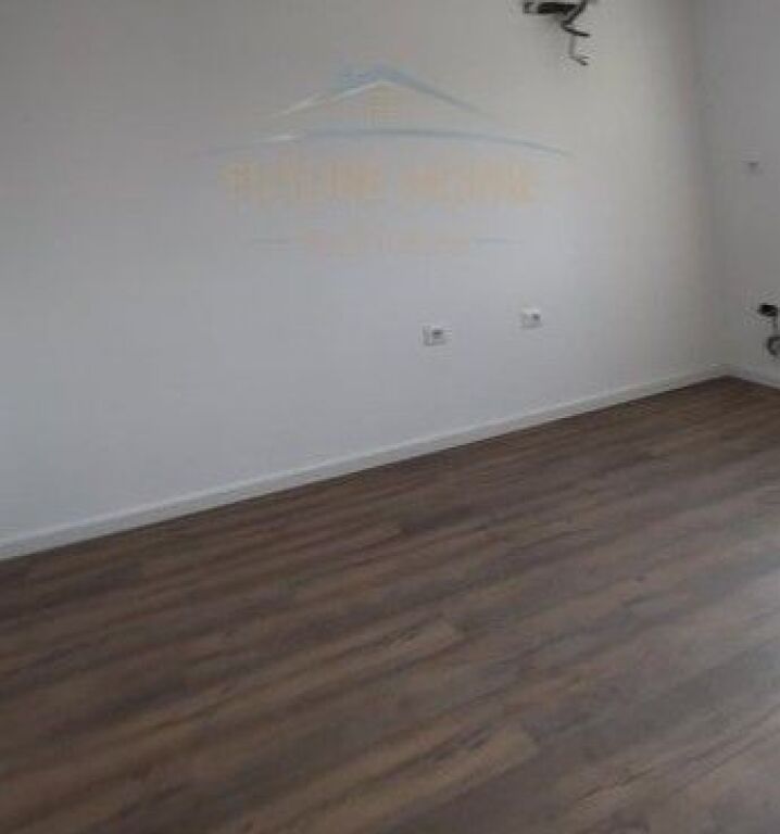 Shiten, 2 Apartamente 1+1, Rruga e Dibres, Tirane