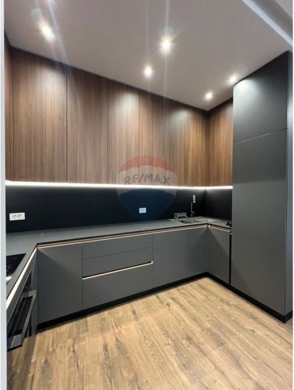 Apartament - Për Qira - Kompleksi Delijorgji, Tiranë