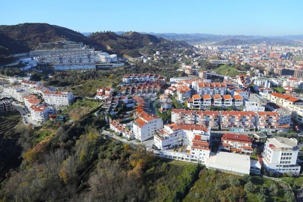 Vilë - Për Shitje - Kodra e Diellit, Tiranë(ID: 530581010-76)