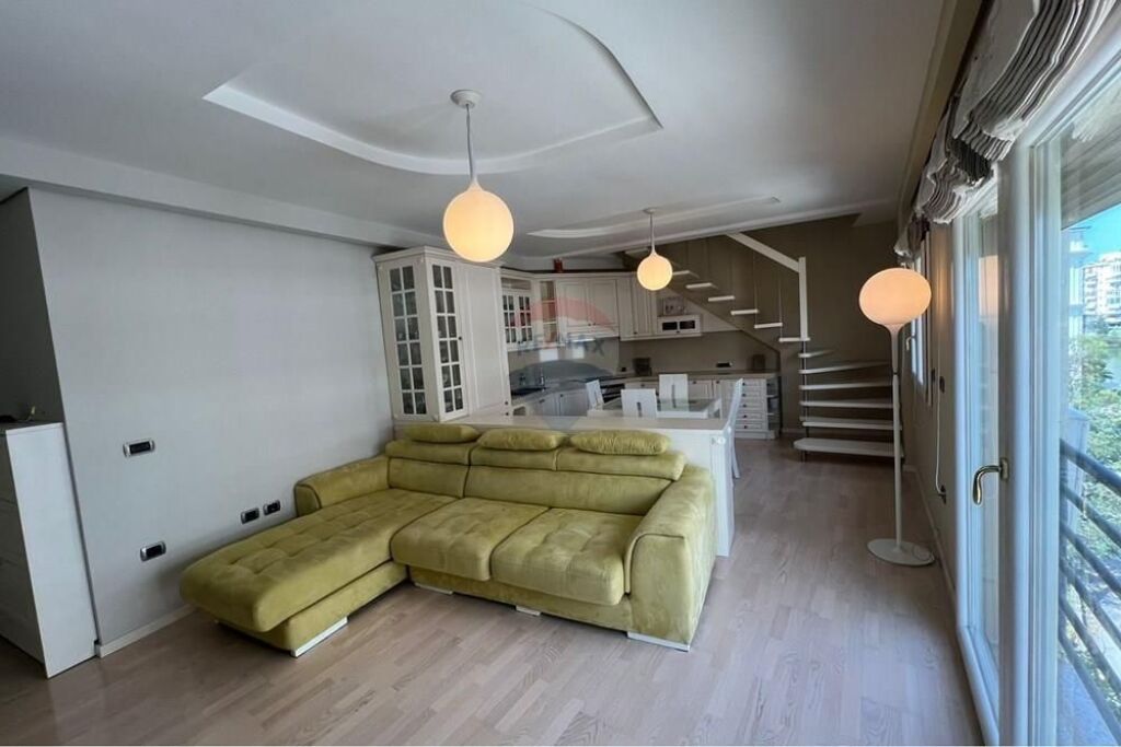 Duplex per shitje---me pamje nga Liqeni i Thate~!