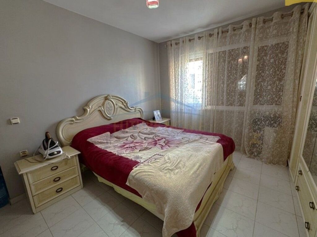 For sale, Apartment 2+1+2, Laprake, Tirane