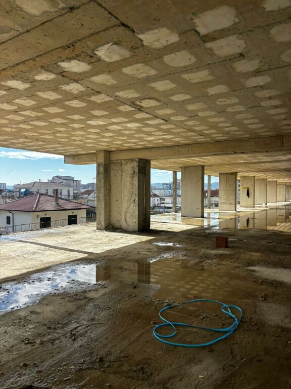 Shitet apartament tek VALENTINO 4
