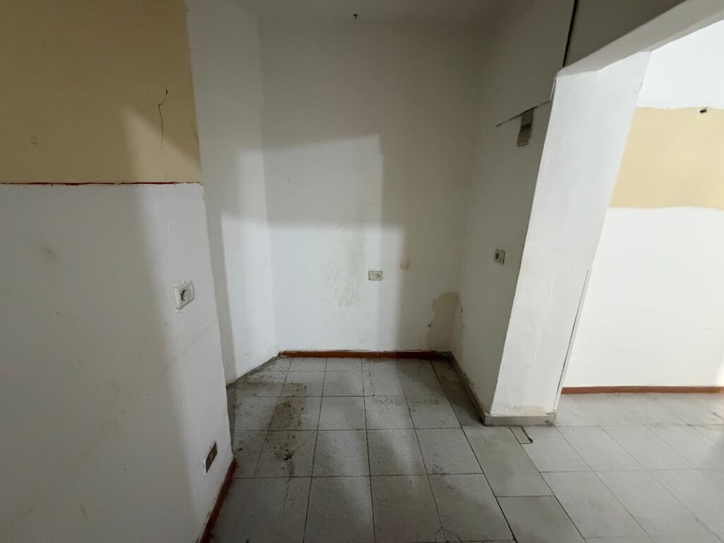 Occasione, distributore di benzina presso l'istituto di igiene, strada di Elbasan, 69 mila euro