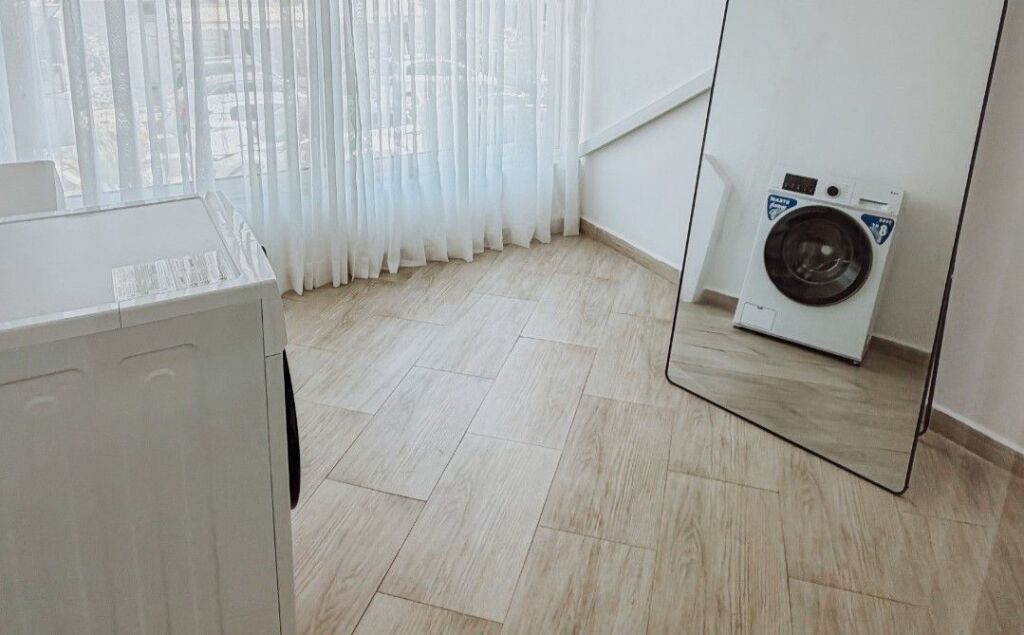 🏡 Apartament luksoz 2+1 + garderobë me qira në Qendër (Myslym Shyri)