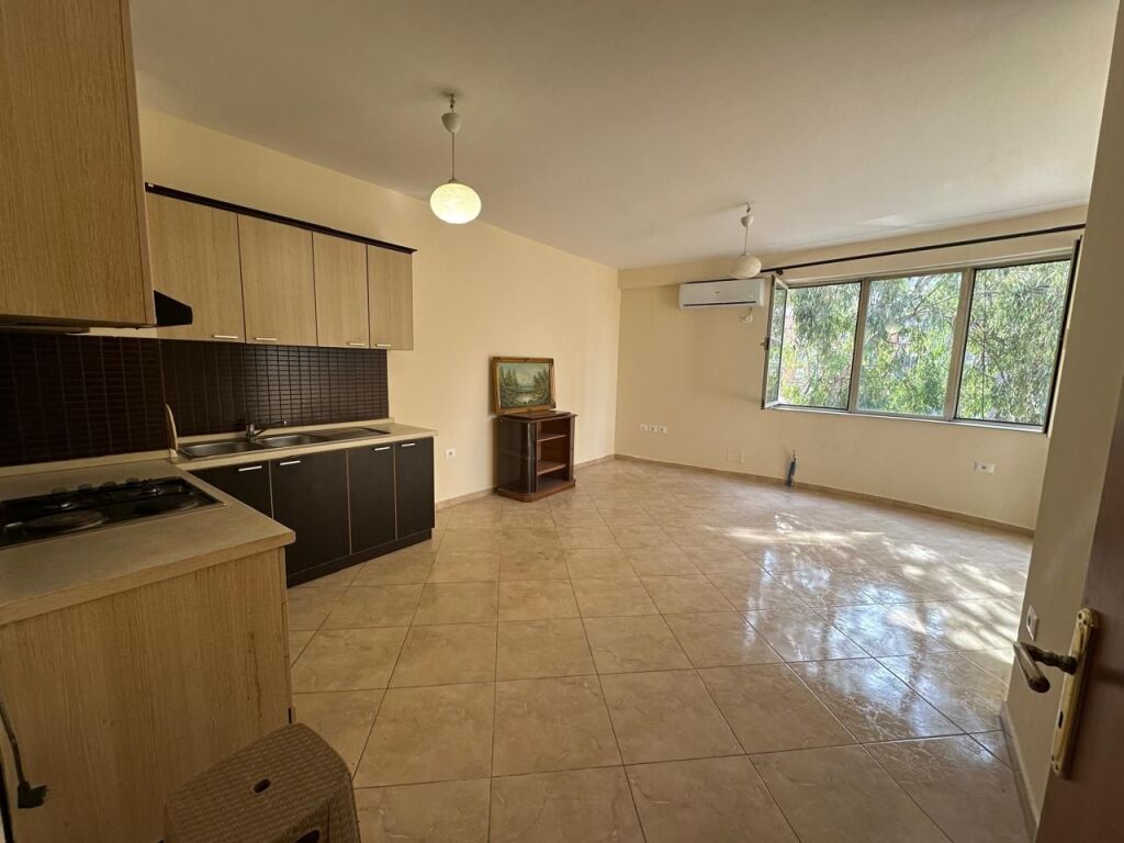 🏢Selvia, near Hotel Black Diamond, apartment 2+1+2 for rent, partially furnished 70,000 Leke
