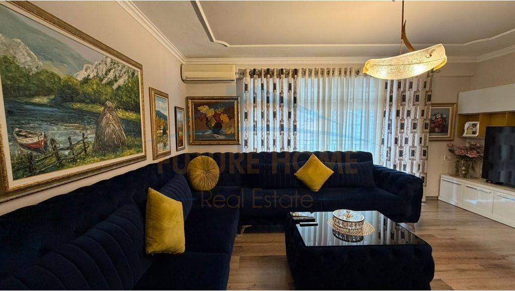 Shitet, Apartament 2+1 , 21 Dhjetori