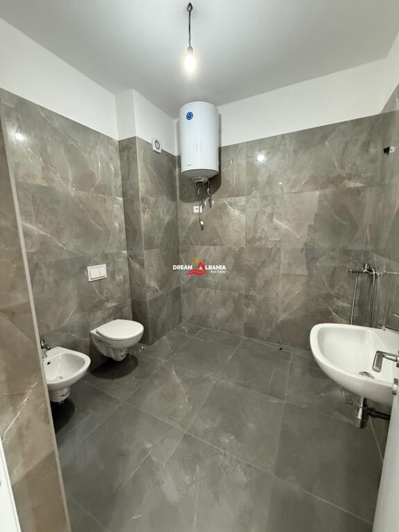 Jepet Ambient Biznesi me Qera Tek Kompleks Arlis ( ID 42611413 )