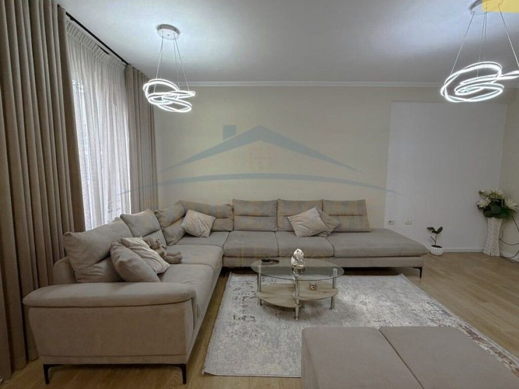 Shitet, Apartament 2+1+2 , Unaza e Re