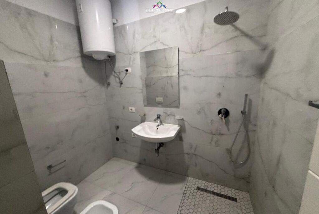 Zyre Me Qera 2+1 Tek Rruga e Kosovareve ( ID BZ2865) Tirane