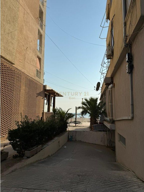 Shitet Apartament 1+1 – Shkëmbi i Kavajës | Vijë e Parë Deti
