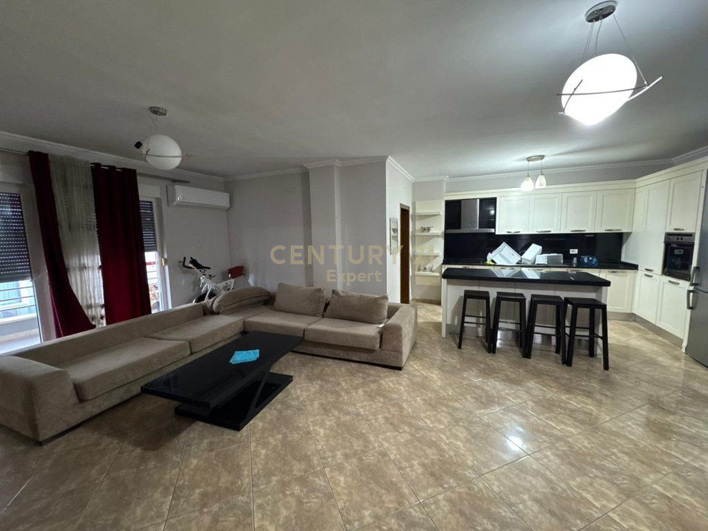 SHITET APARTAMENT 2+1+GARDEROBË – KOMPLEKSI COLOMBO 2, LIQENI I THATË