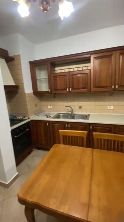 🏡 Appartamento 2+1 in affitto – vicino alla Stazione Ferroviaria, Viale Zogu I