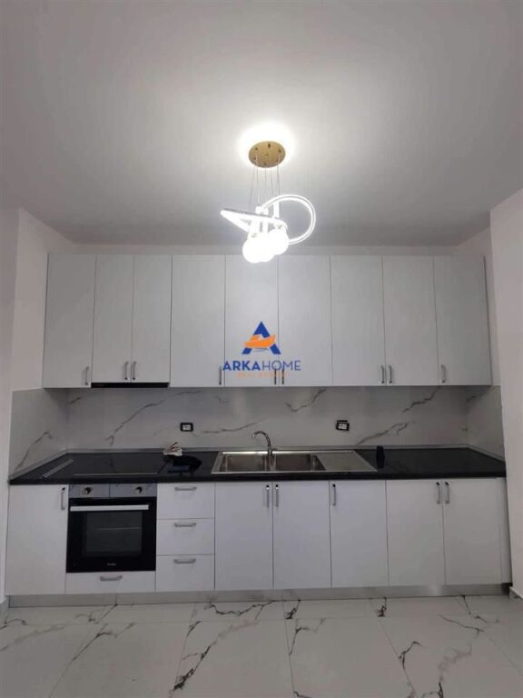 LOCALE IN AFFITTO 100M2 "VICINO AL TRIBUNALE DI PRIMO GRADO E ALL'OSPEDALE MILITARE" 800 EURO