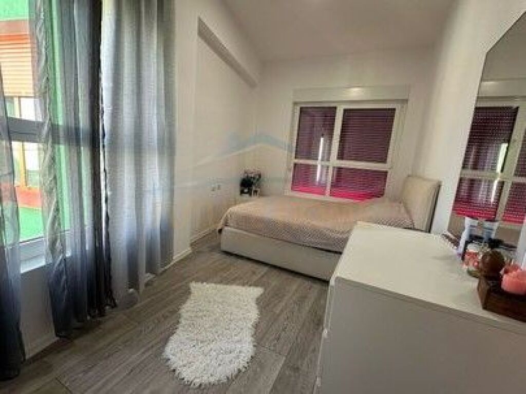 In vendita, Appartamento 2+1, Complesso Mangalem, Tirana.