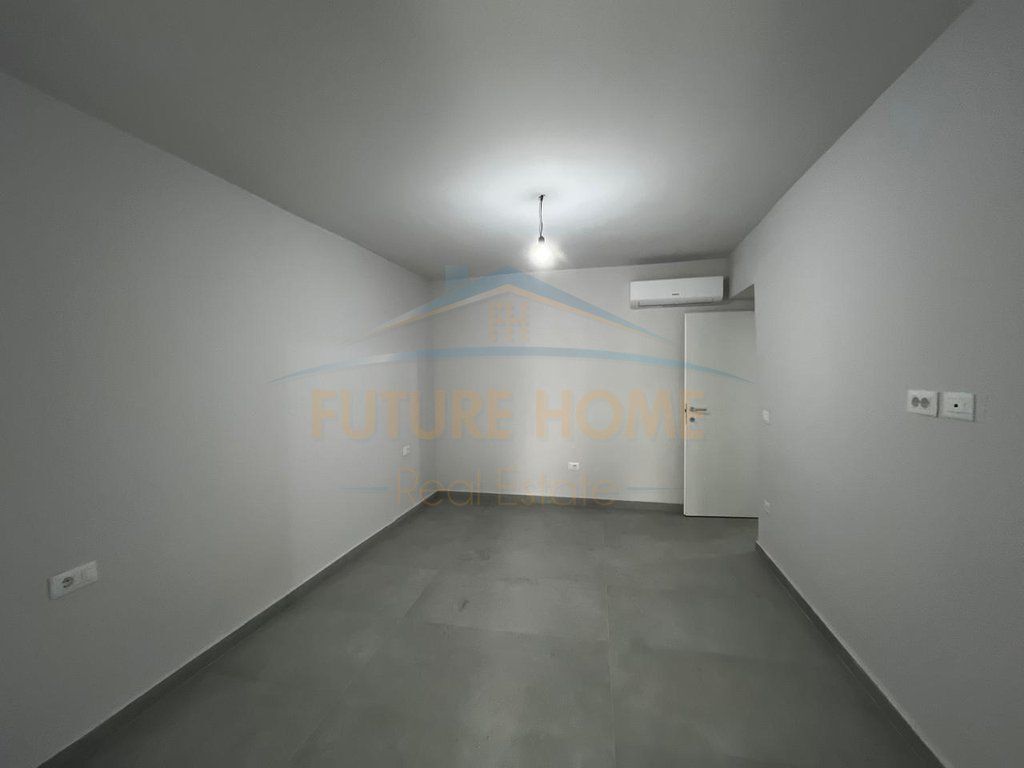 Qera, Ambient Biznesi, Tek Materniteti i Ri, Bulevardi Zhan Dark, Tirane.