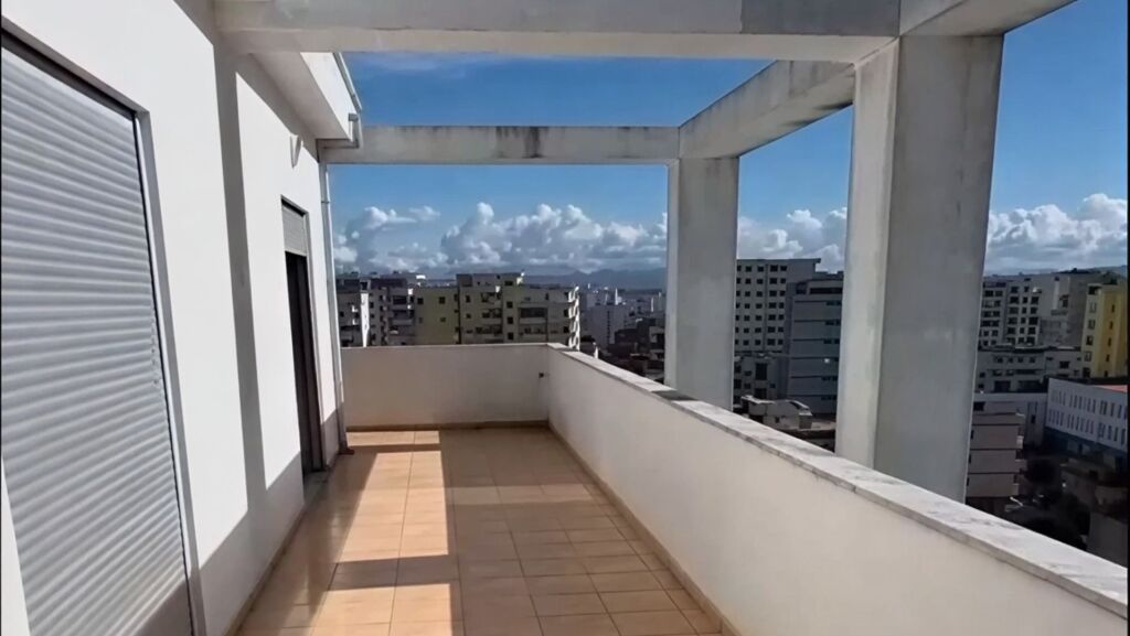 Appartamento con Terrazza Panoramica in Vendita | 160m² | Potenziale Eccellente